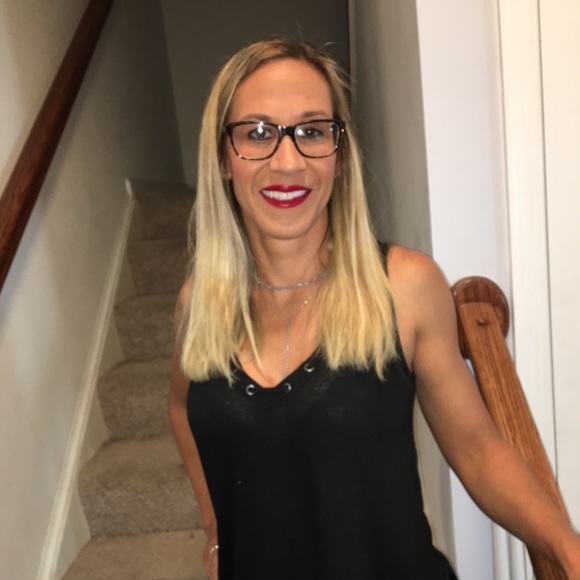 Hi, I’m Laura! - Picture 1 of 1